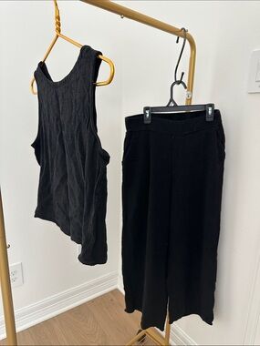 Set Black Wide-Leg Pants and top . Medium